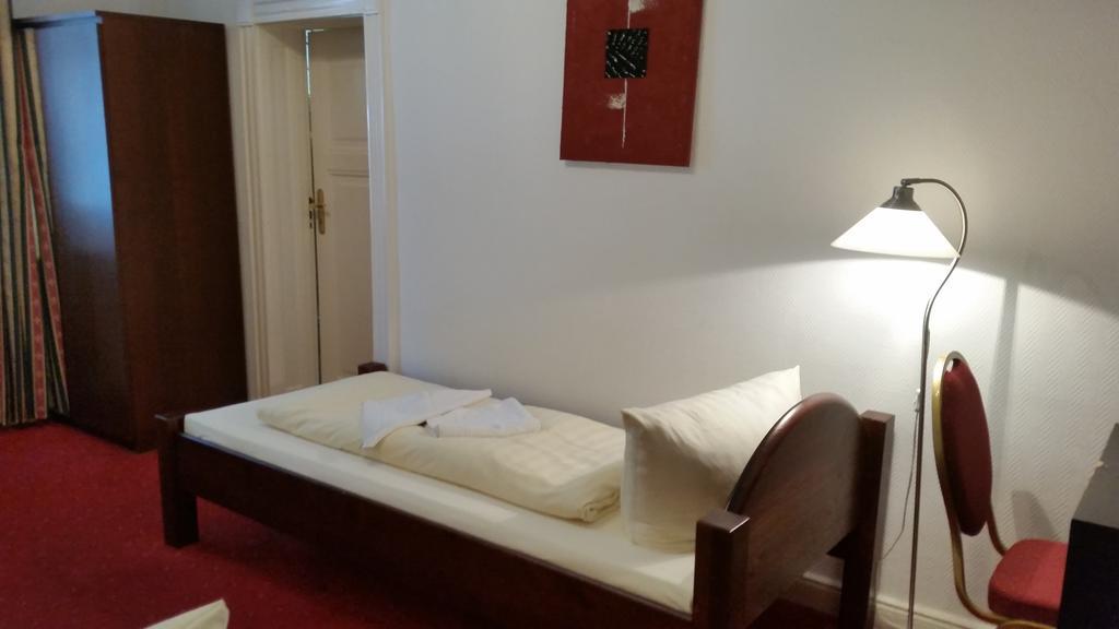 Chambre Simple avec Salle de Bains Commune