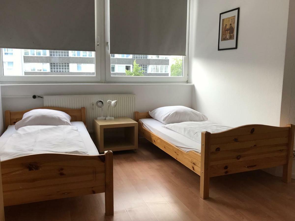 Chambre Double ou Lits Jumeaux - Accessible aux Personnes à Mobilité Réduite