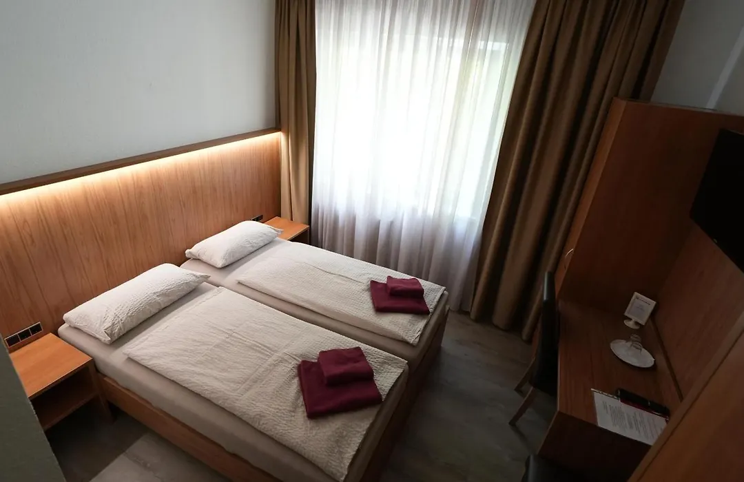 Berl Inn-1